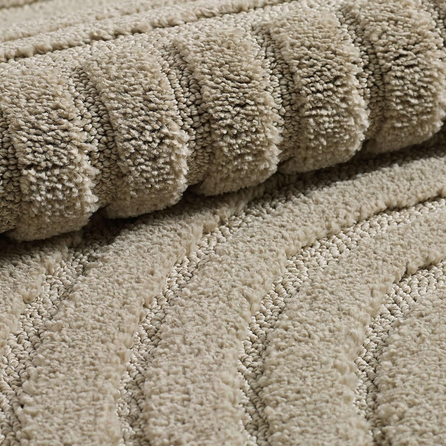 Nervura - Tapis en relief camel
