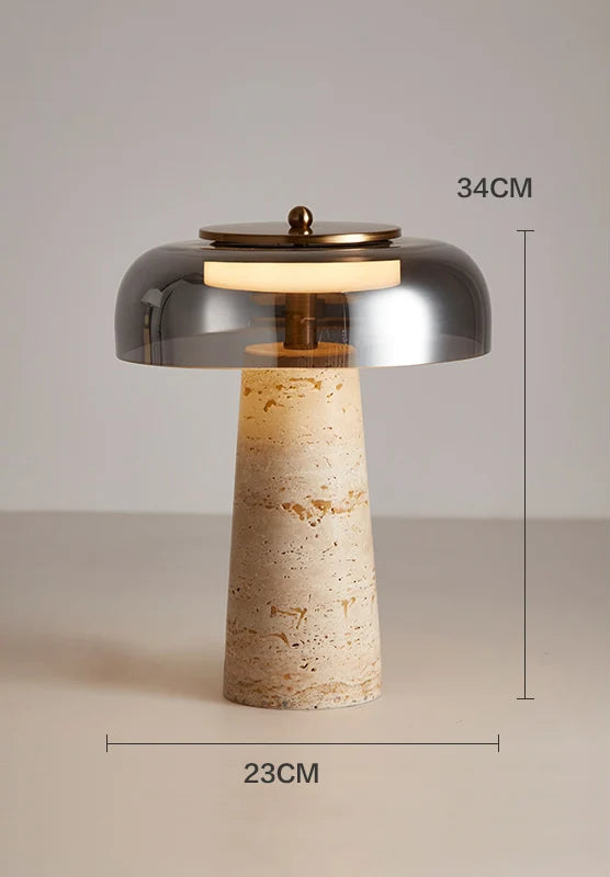Champie, lampe champignon en travertin naturel et verre – présentation dans un intérieur