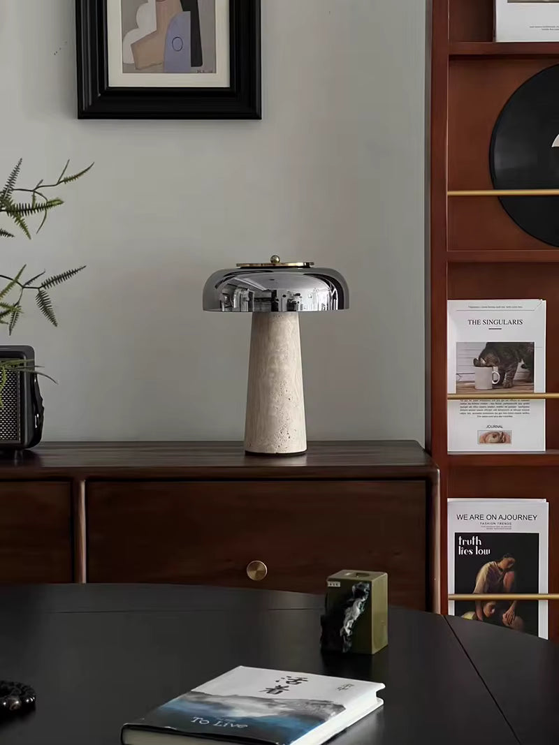 Champie, lampe champignon en travertin naturel et verre – détail du produit
