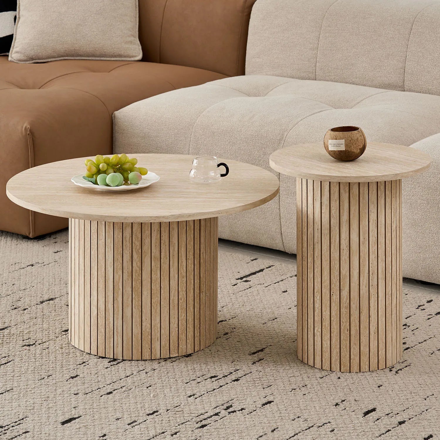 Double Lotus, lot de deux tables basses rondes effet bois – détail de la matière et de la finition